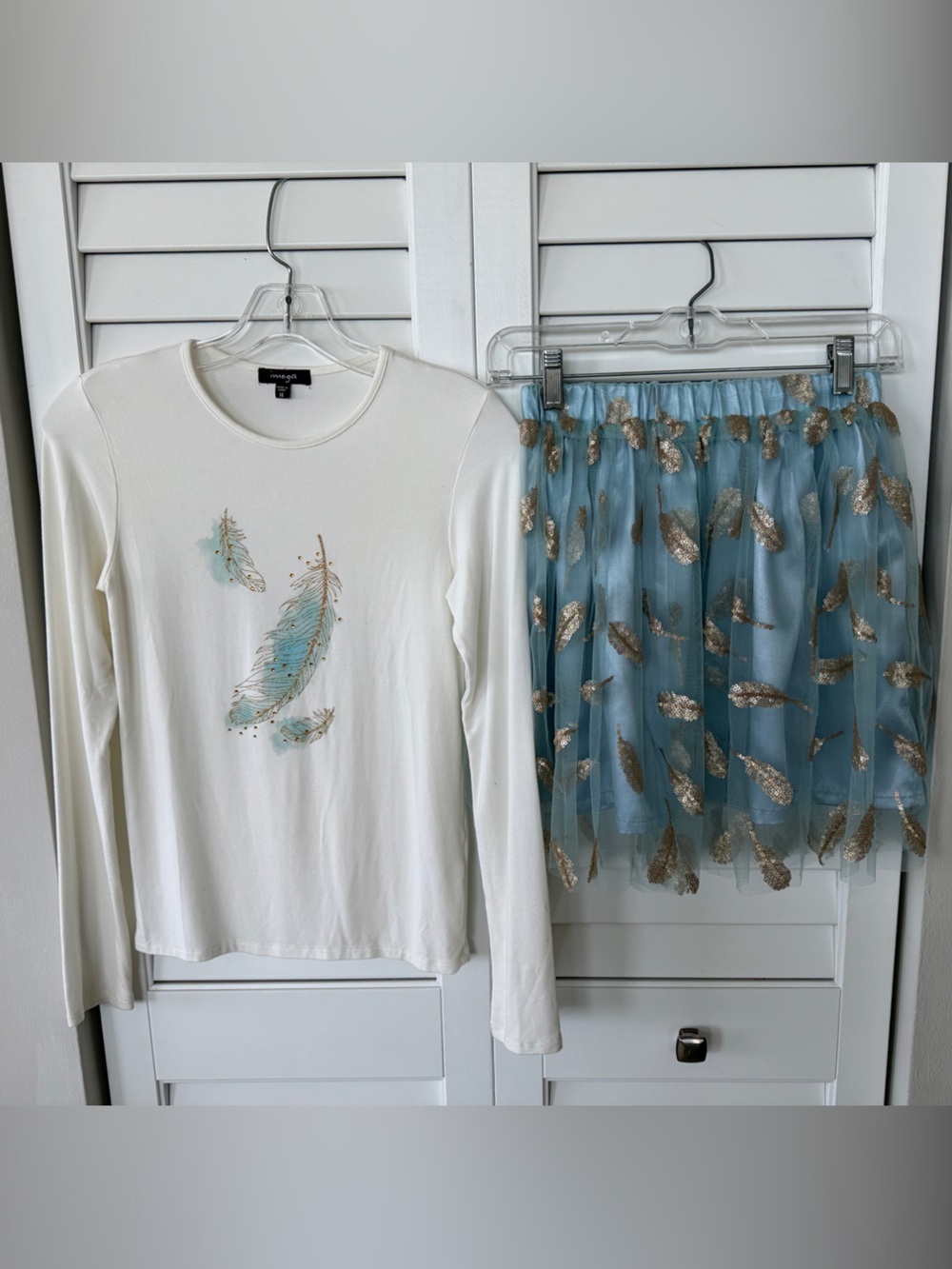 White Feather Graphic Long Sleeve Top with Blue Tulle Skirt